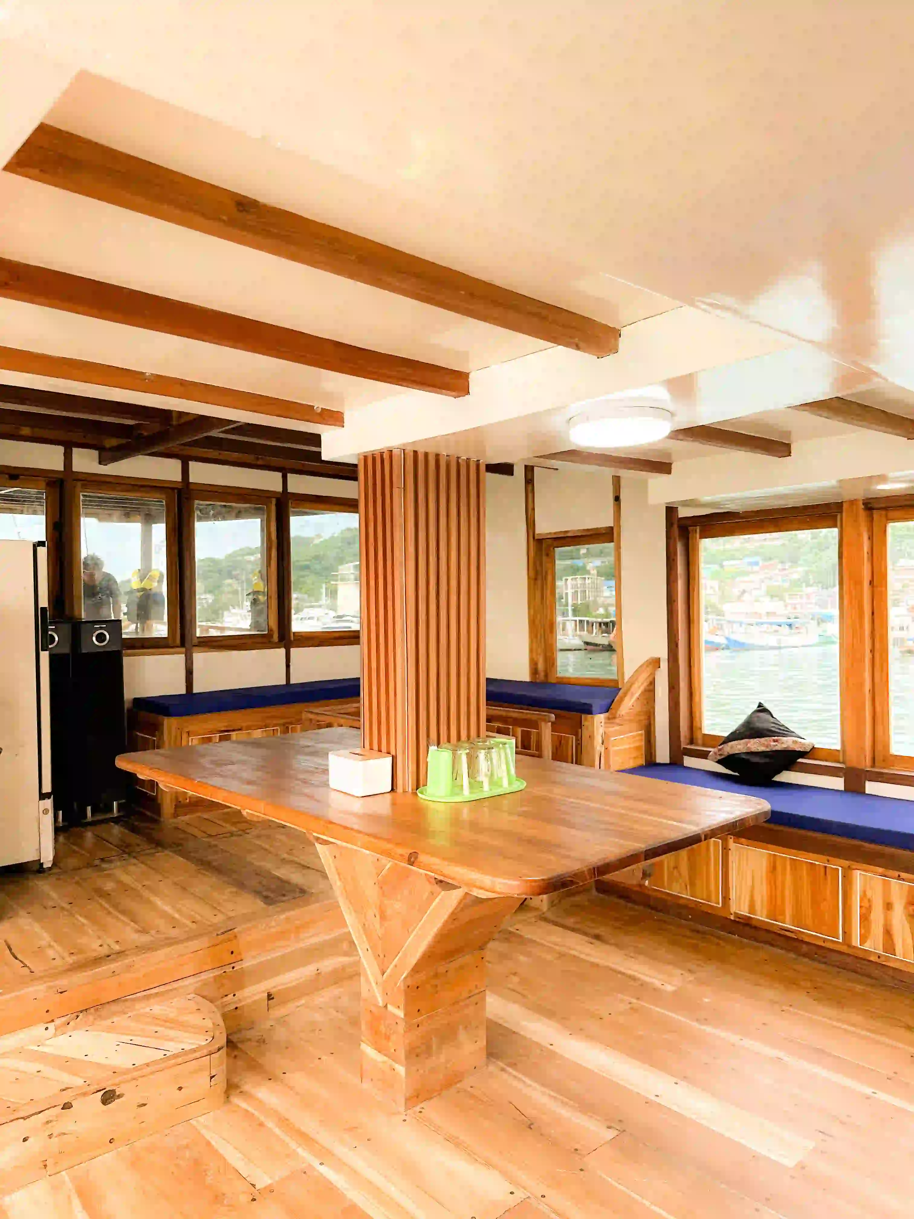 Indoor Lounge & Dining