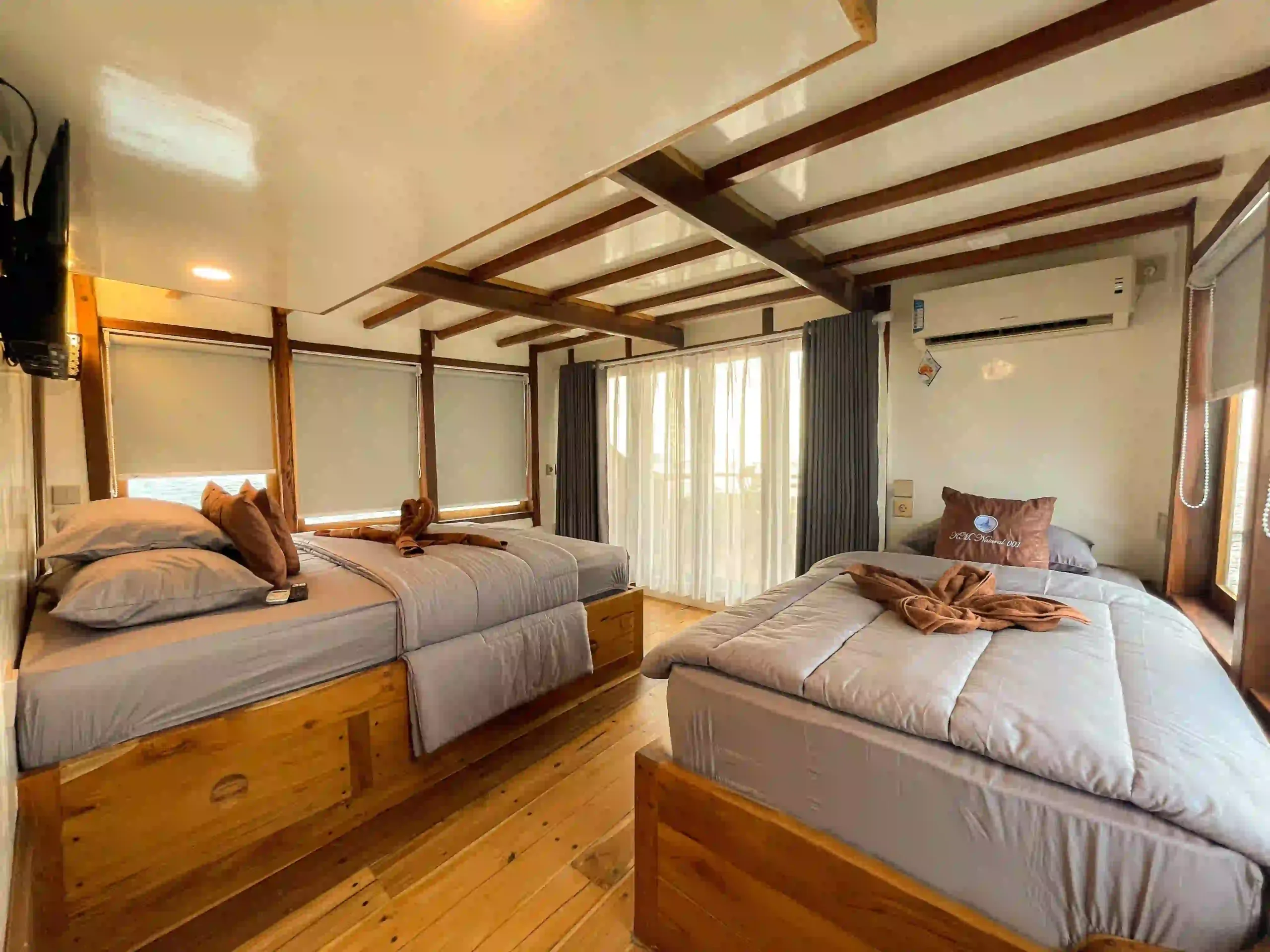 Master cabin onboard a Komodo phinisi