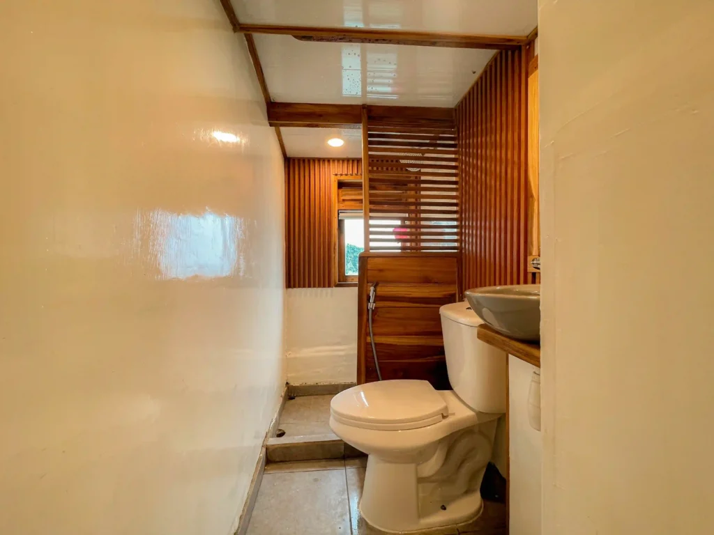 How 17 Guests Fit on a 5-Cabin Phinisi: Natural Phinisi’s Deck-by-Deck Cabin Allocation Guide