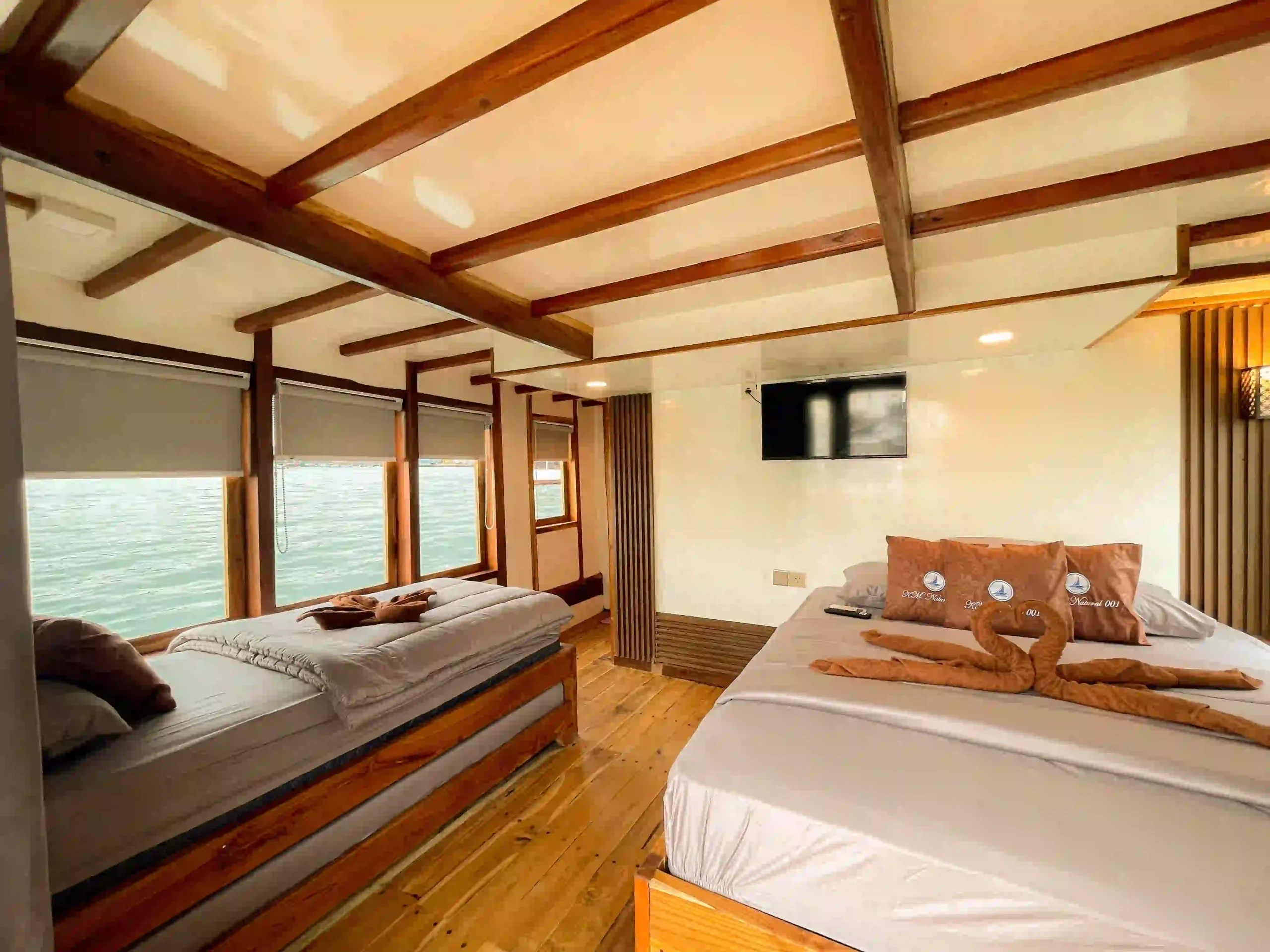 Master Cabin | Natural 001 | Phinisi Charter