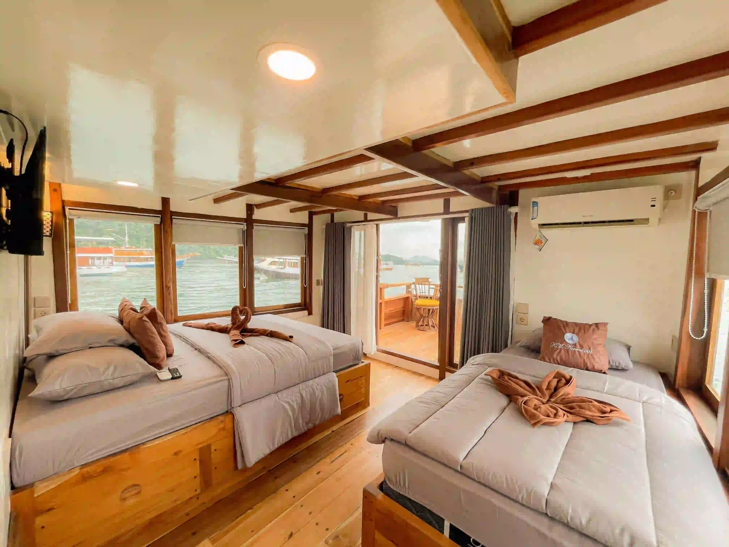 Master Cabin | Natural 001 | Phinisi Charter