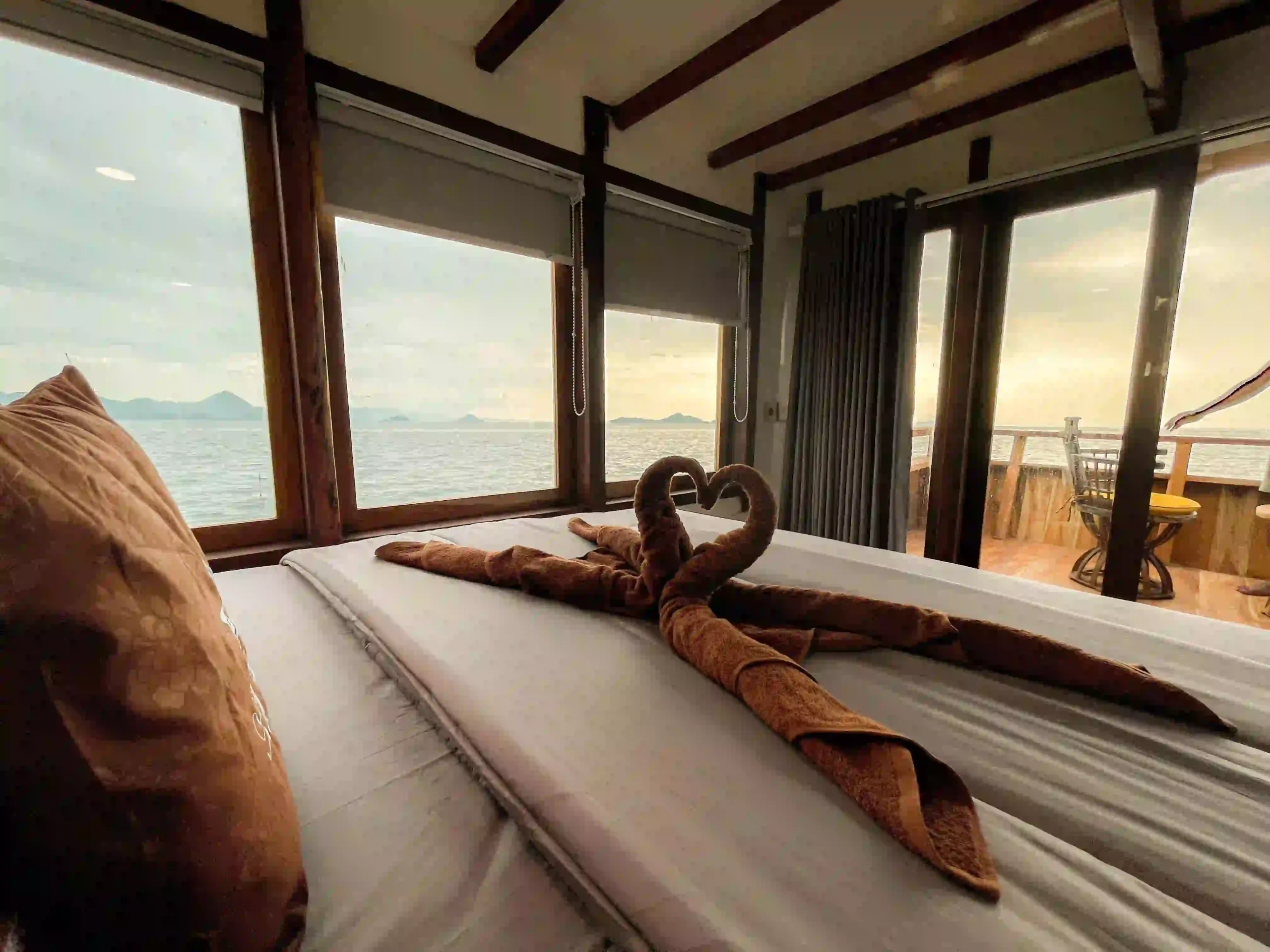 Master Cabin | Natural 001 | Phinisi Charter