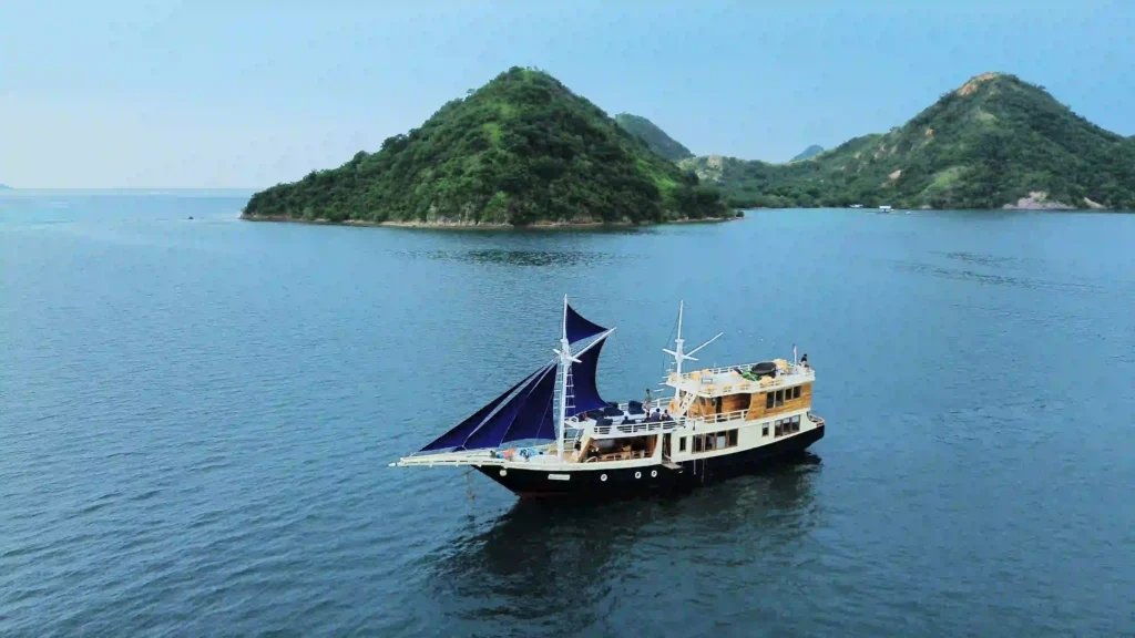 Natural Phinisi Liveaboard in Komodo: The 2027 Private Charter Guide