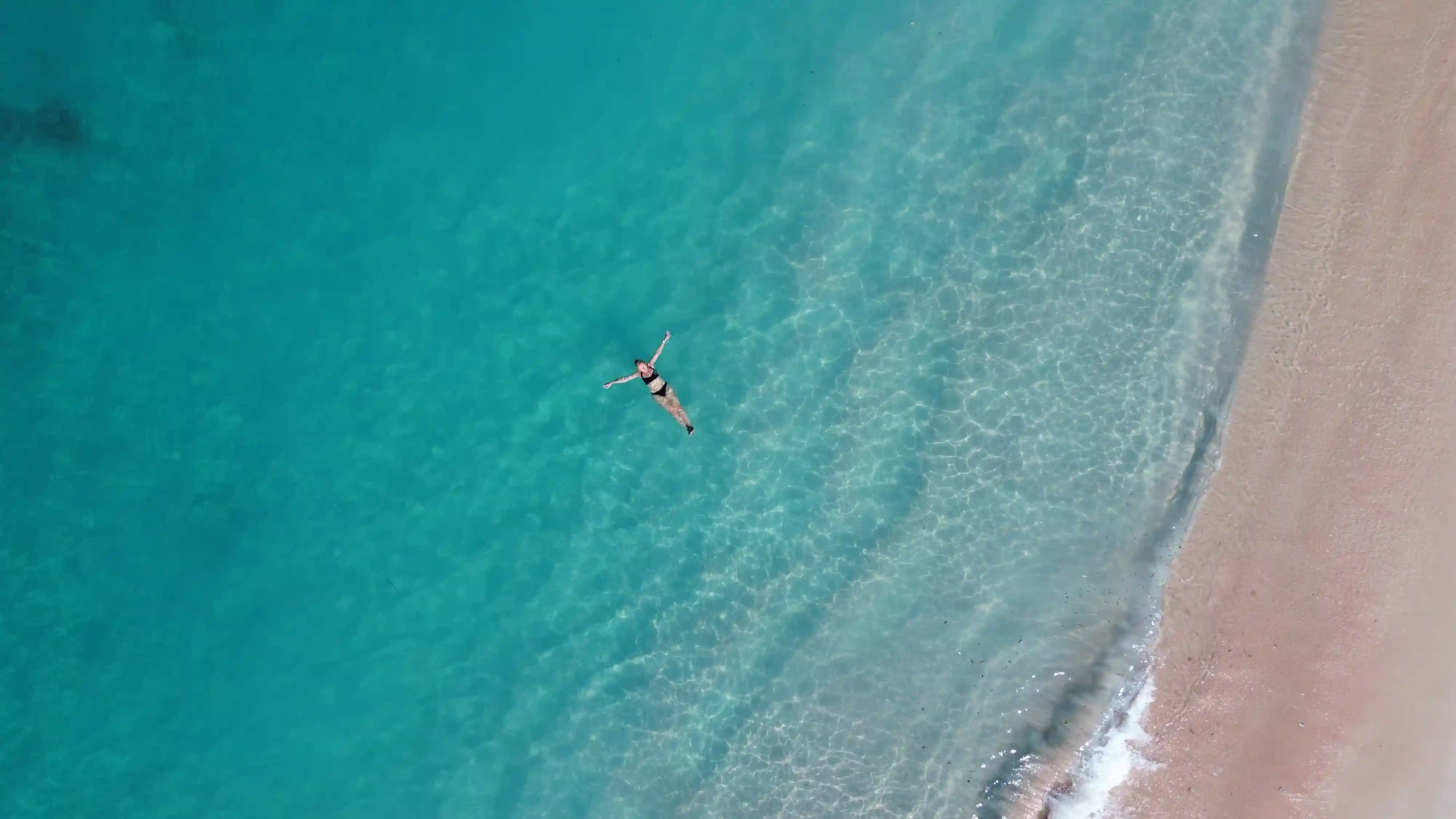 Pink Beach Destination | Natural Phinisi Komodo