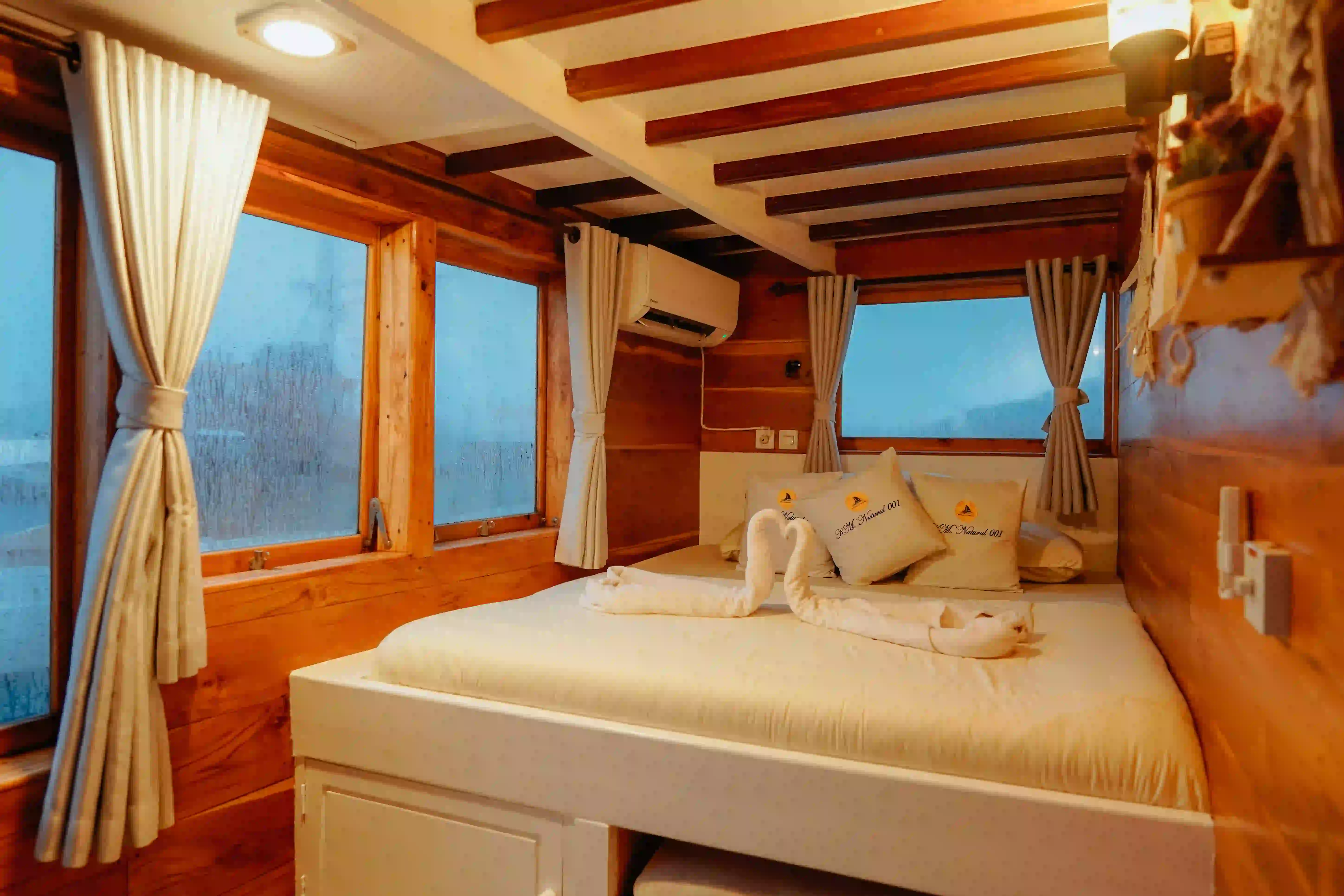 Boats & Cabins