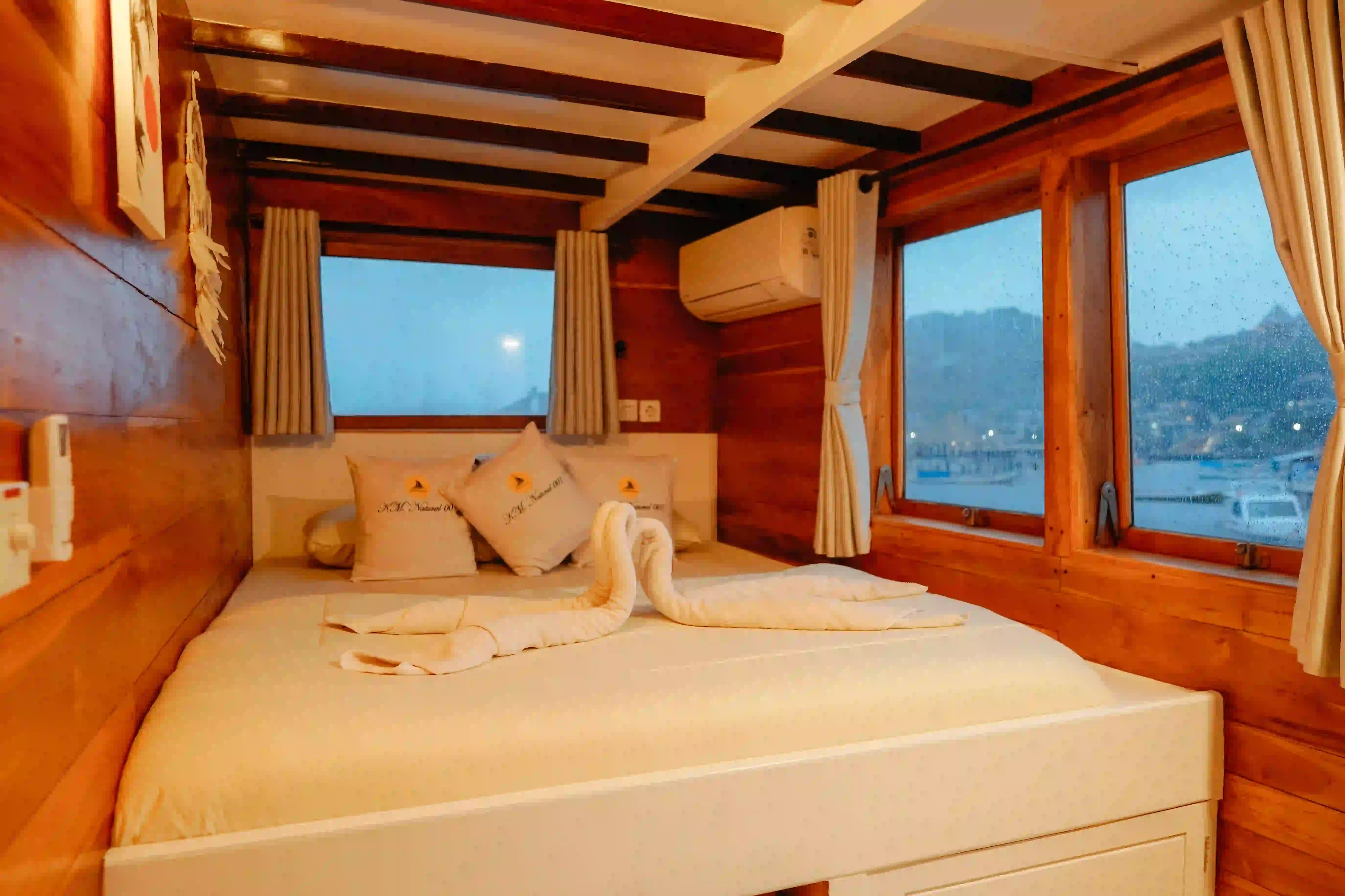 Suite Cabin | Natural 001 | Phinisi Charter