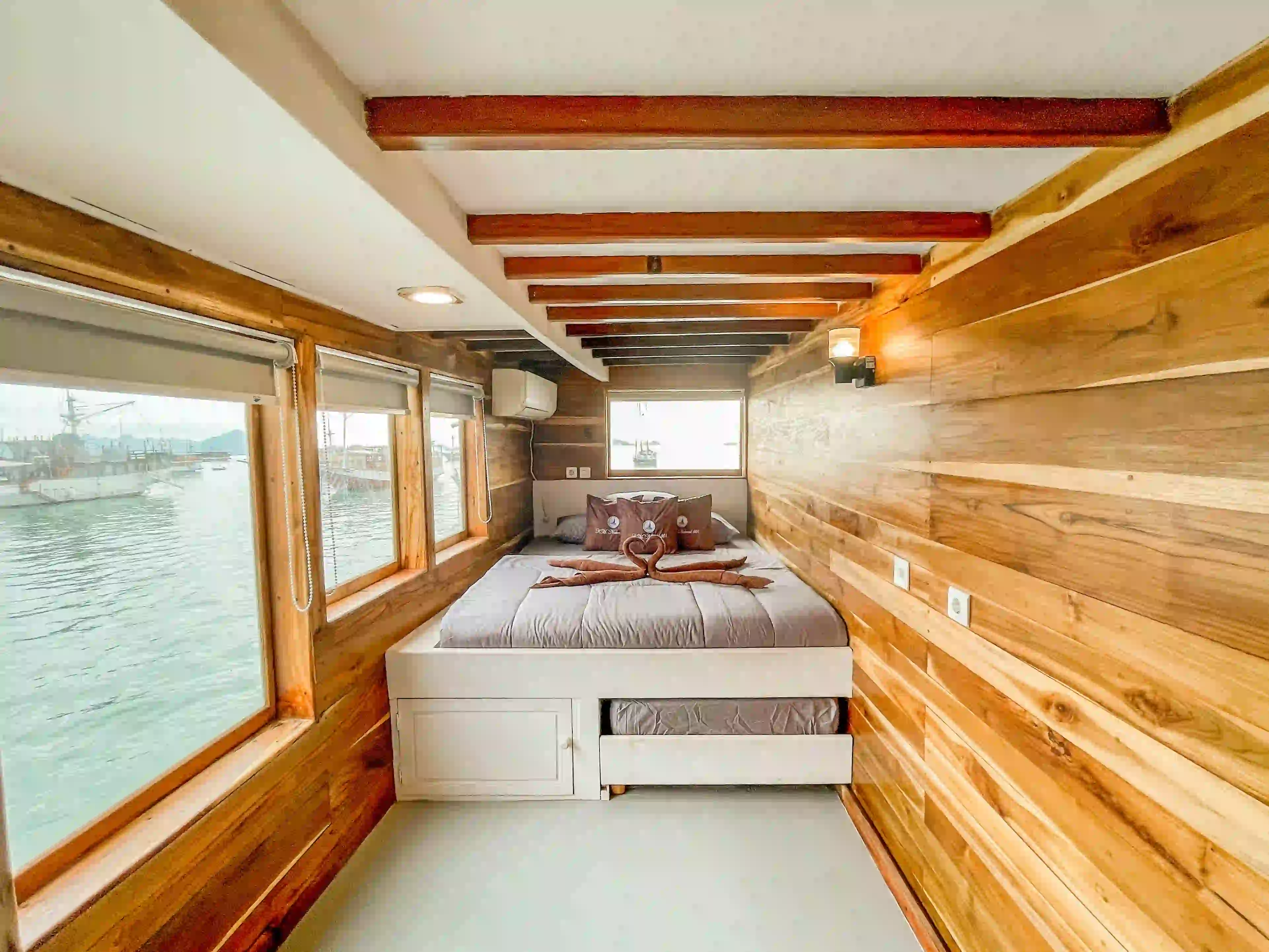 Suite Cabin | Natural 001 | Phinisi Charter