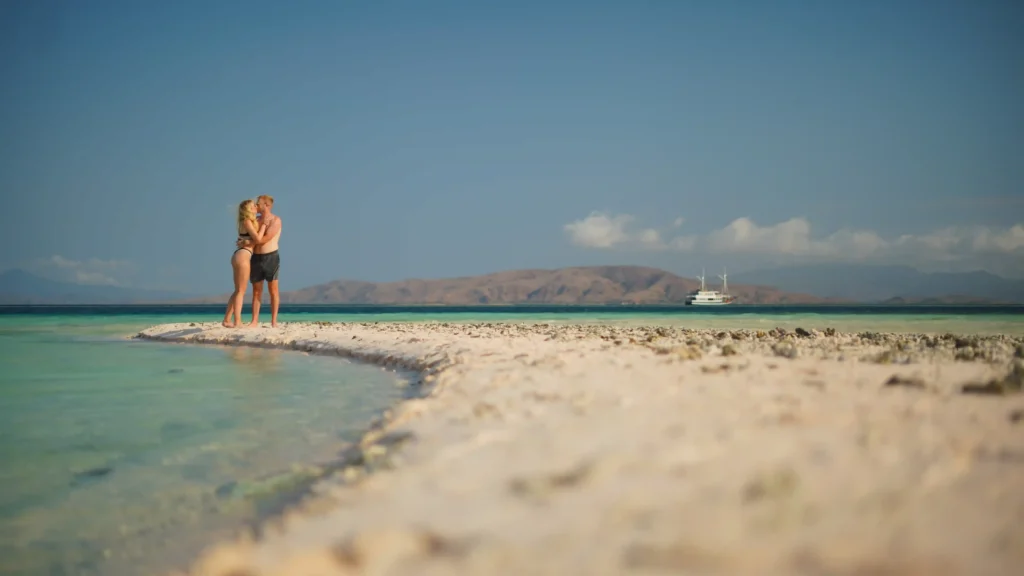 When Is the Best Time to Sail a Phinisi in Komodo?